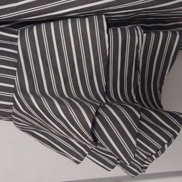 Sunny+ 74 XL ruffle sleeve blouse - Picture 3 of 3